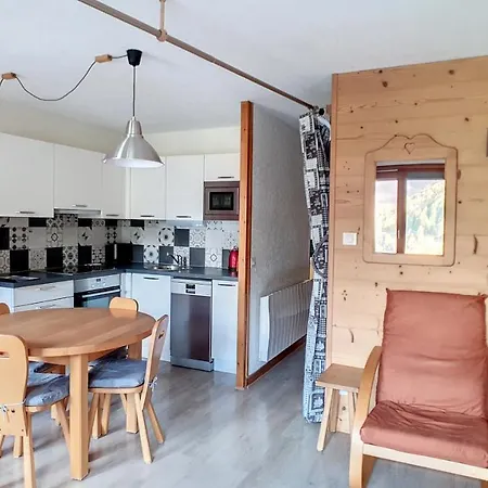 Location Appartement: Poolside Retreat In Jean D'aulps