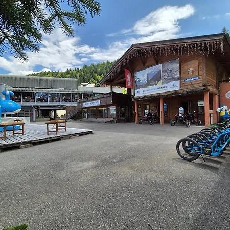 Location Appartement: Poolside Retreat In Jean D'aulps * Saint-Jean-d'Aulps
